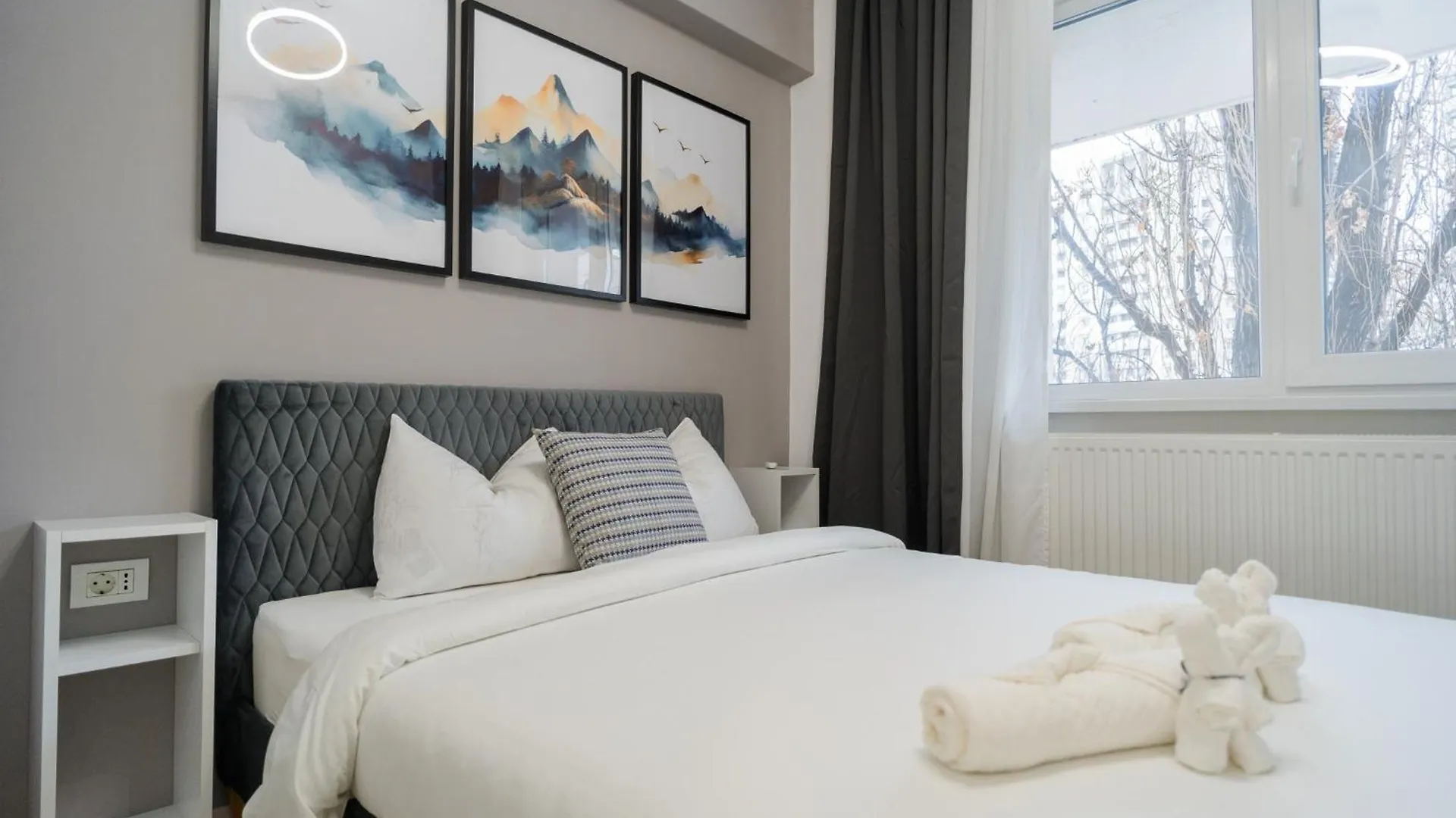 Elegant Gem Victoriei Avenue Apartment Bucharest