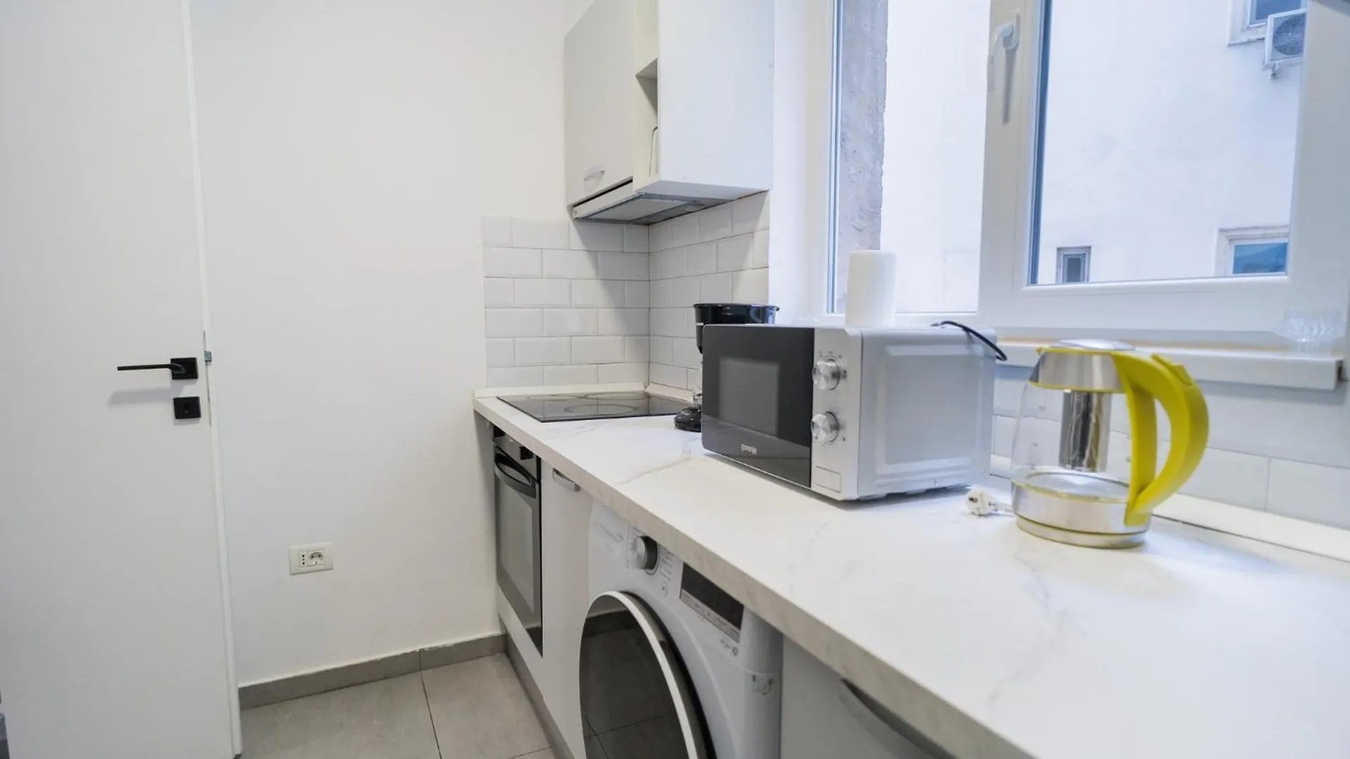 Elegant Gem Victoriei Avenue Apartment Bucharest 0*,
