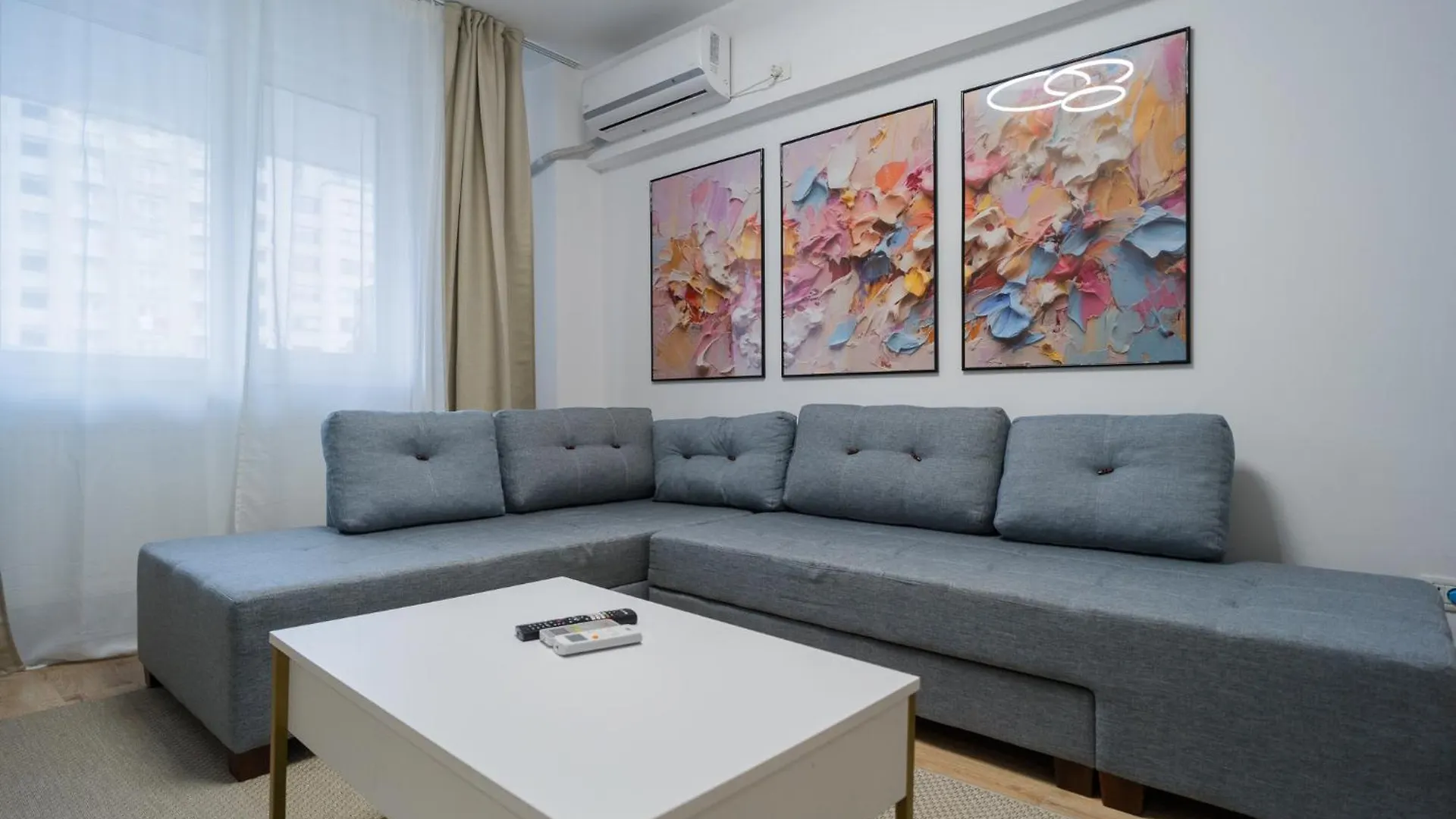 부쿠레슈티 Elegant Gem Victoriei Avenue 아파트